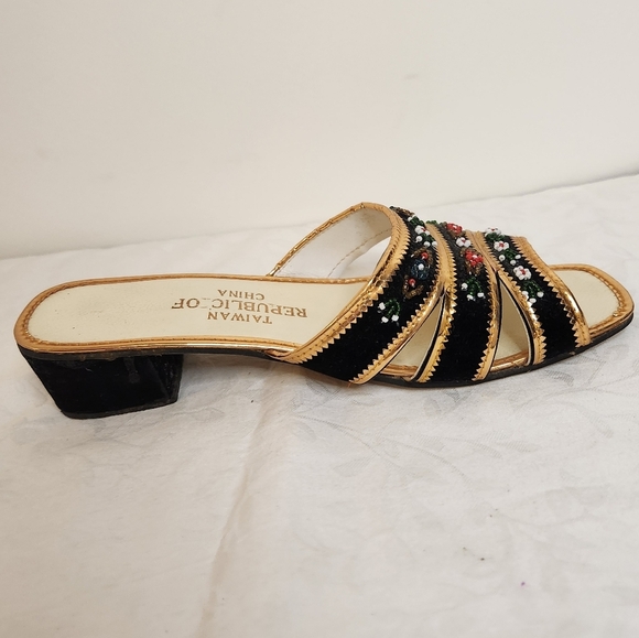 60s Gold Beaded Sandals - Picture 5 of 10